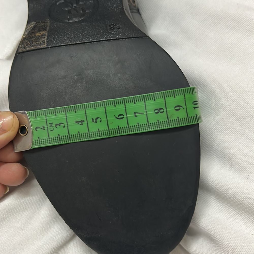 GUESS WOMENS BLACK STUDS BOOTS - Picture 11 of 13